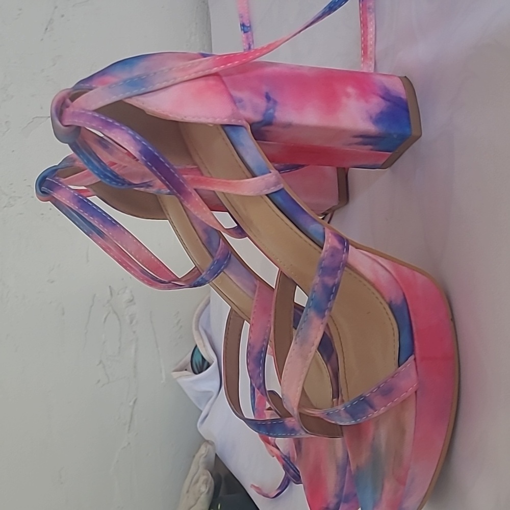 Heels - Picture 3 of 8